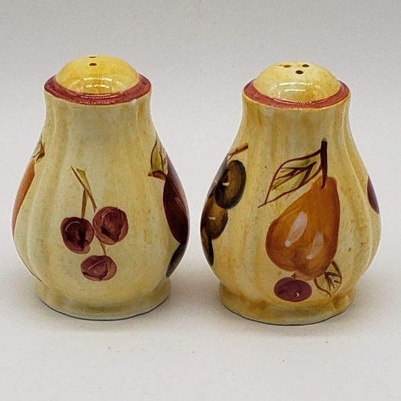 Yellow Red Variety Fruit Vintage Ceramic Salt & Pepper Shaker Set - Picture 6 of 11